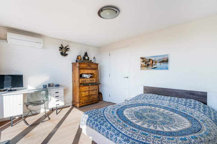 Photo 47 of Van Berlostraat 24