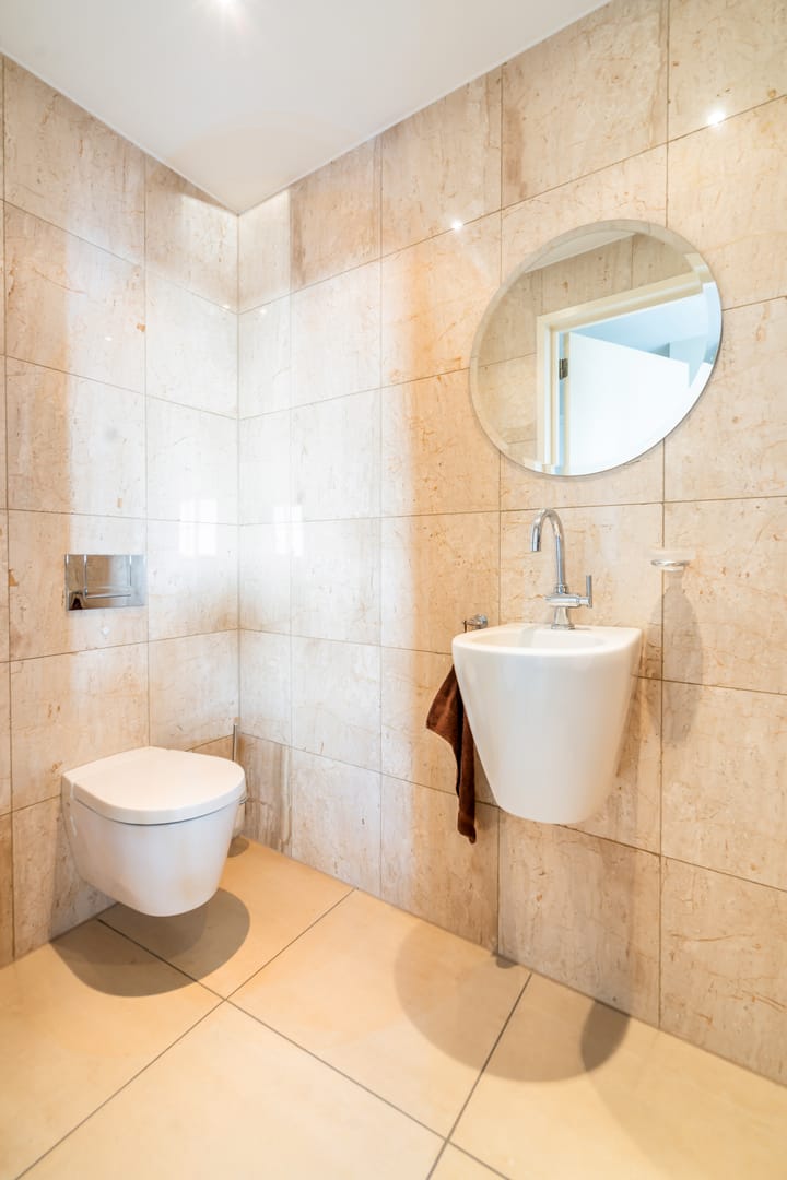 Photo 31 of Van Berlostraat 24