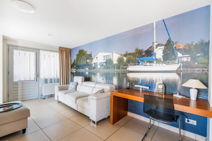 Photo 23 of Van Berlostraat 24