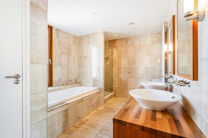 Photo 40 of Van Berlostraat 24