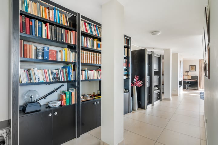 Photo 29 of Van Berlostraat 24