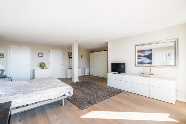 Photo 36 of Van Berlostraat 24