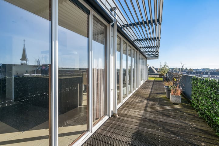 Photo 56 of Van Berlostraat 24