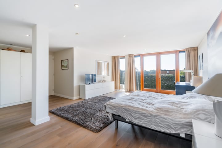 Photo 34 of Van Berlostraat 24