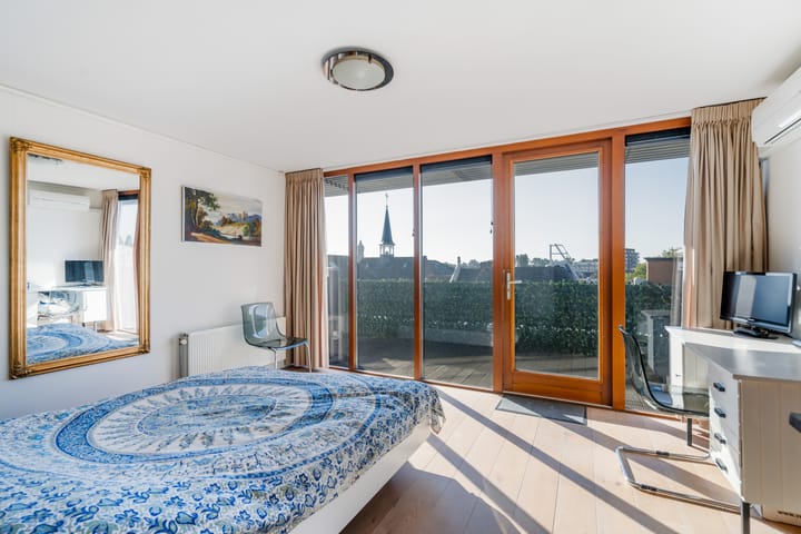 Photo 46 of Van Berlostraat 24