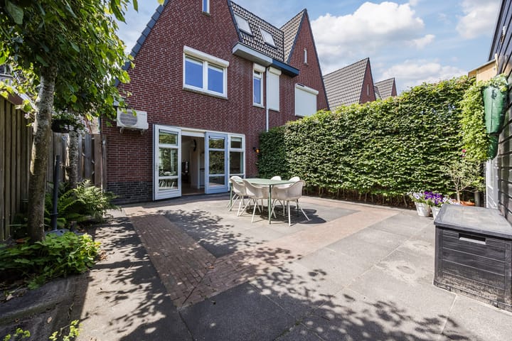 Foto 37 van Warmoeshof 20