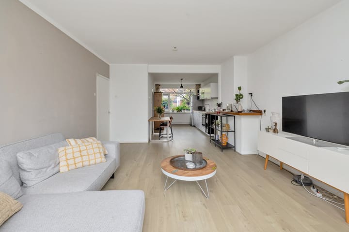 Foto 16 van Troelstralaan 5