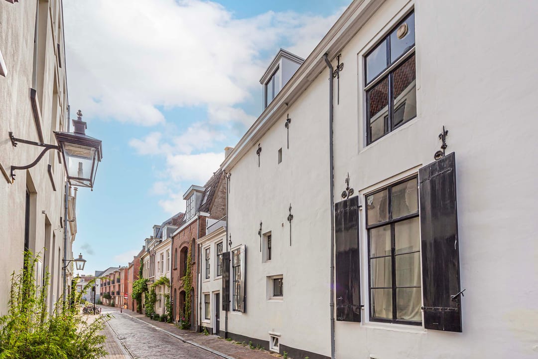 Foto 2 van Vrouwjuttenstraat 1