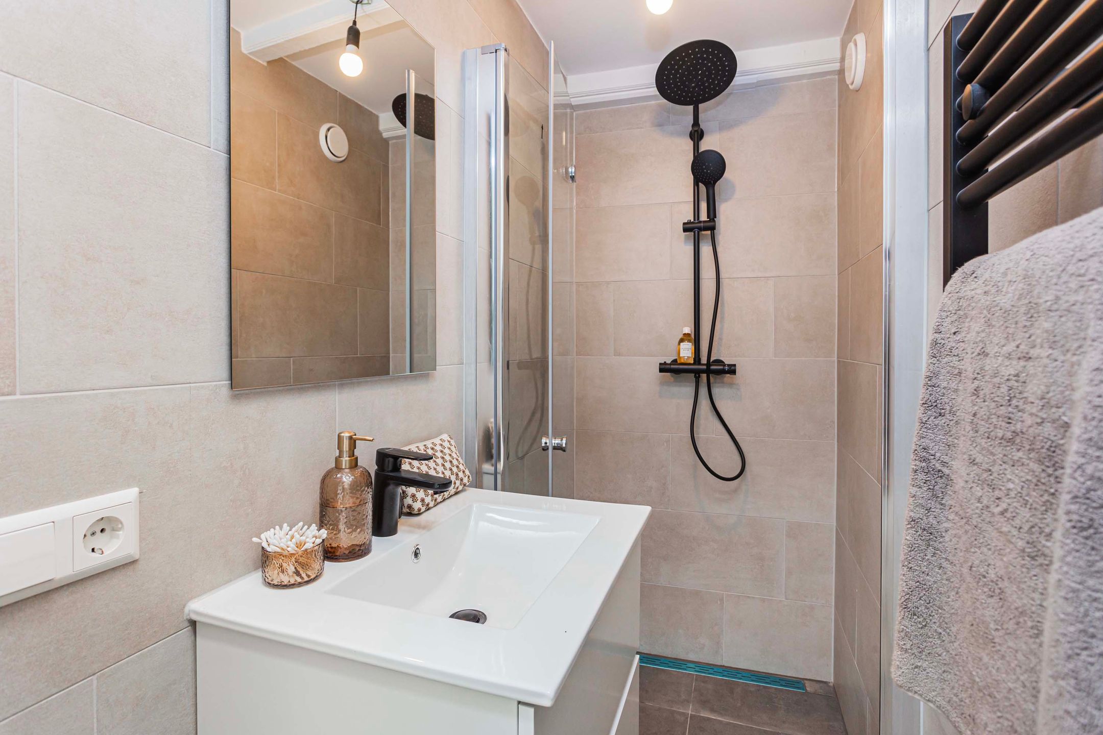 Foto 15 van Vrouwjuttenstraat 1