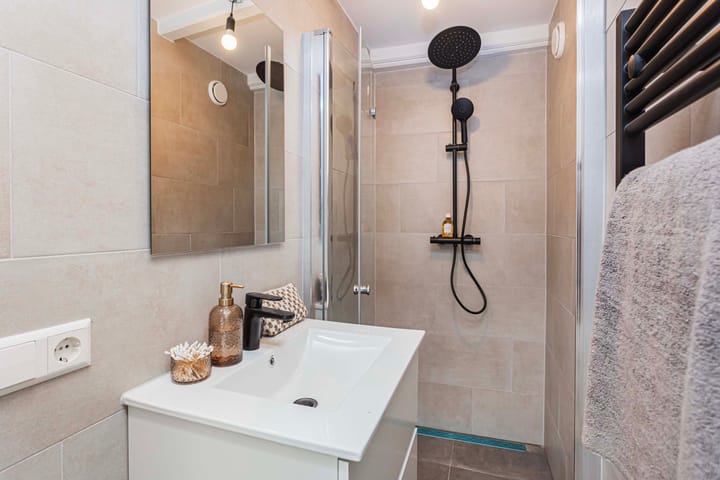 Foto 15 van Vrouwjuttenstraat 1