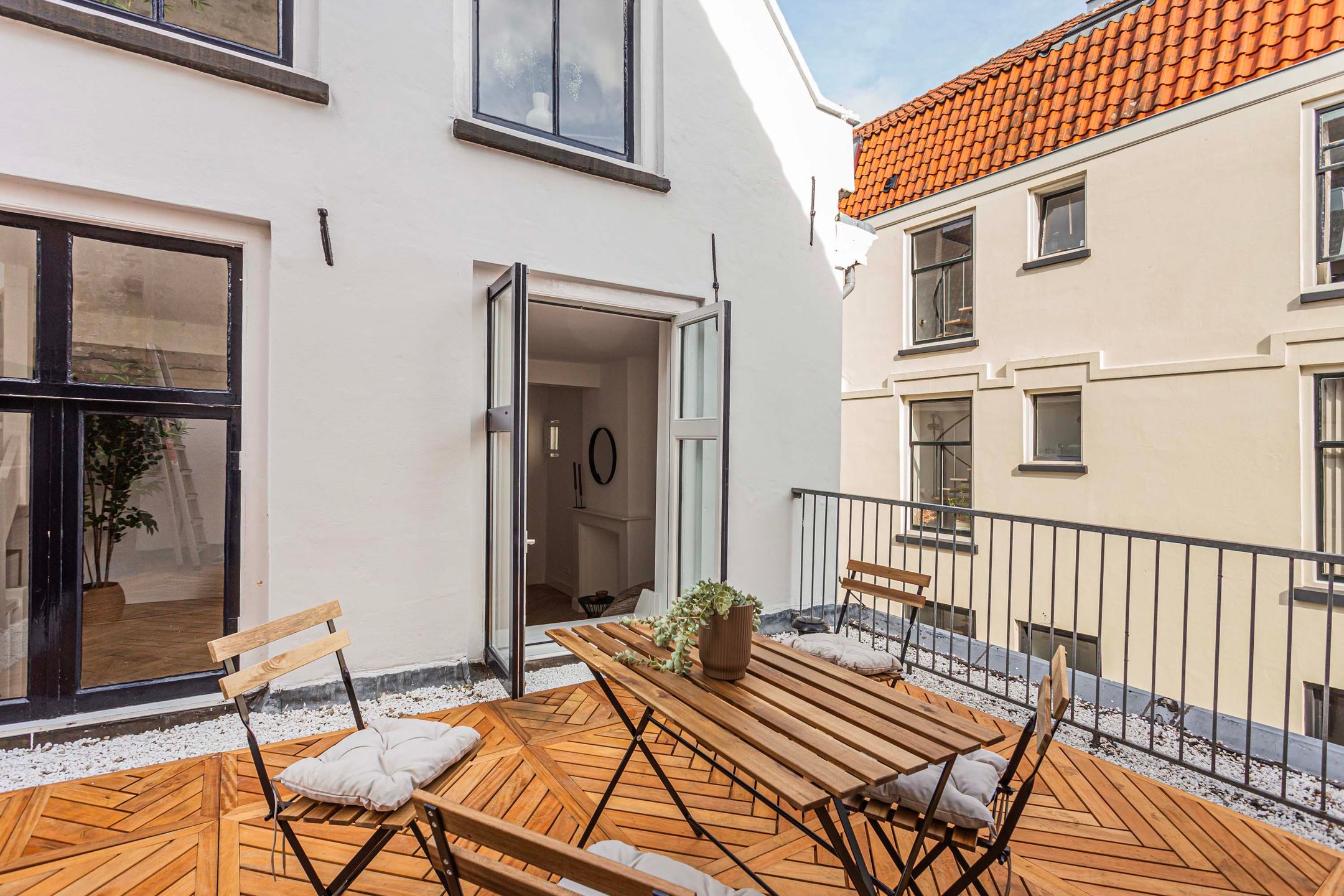 Foto 24 van Vrouwjuttenstraat 1