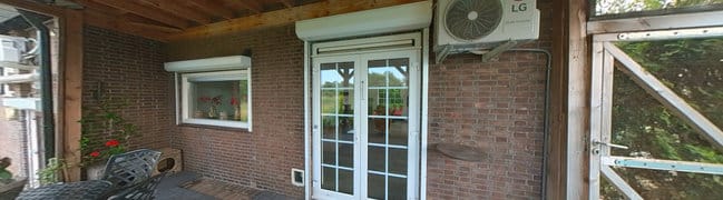 Overdekt terras en zwembad