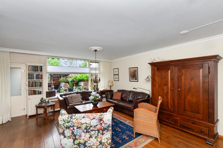 Photo 3 of Ganzerik 9