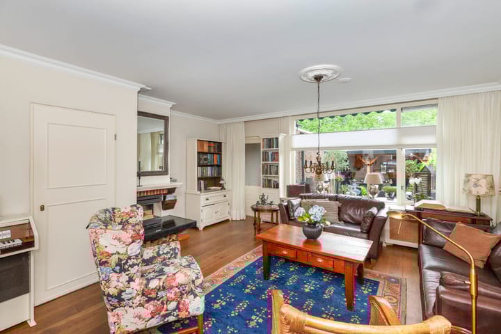 Photo 5 of Ganzerik 9