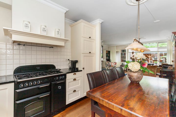 Photo 11 of Ganzerik 9