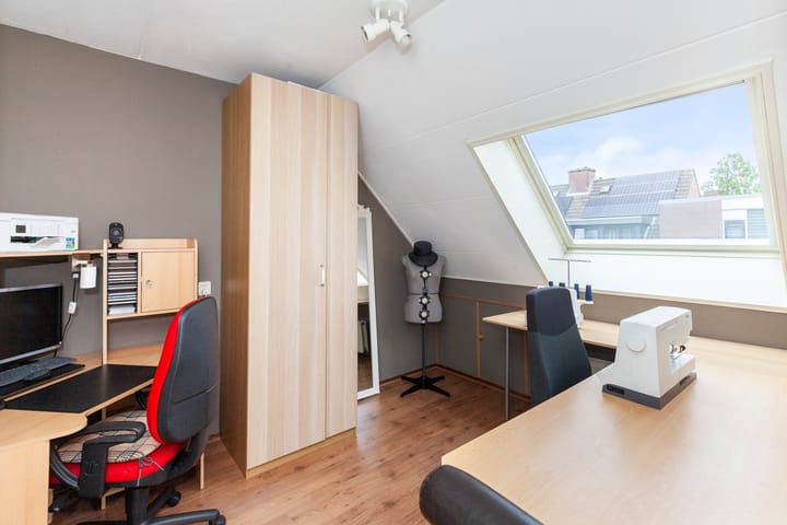 Photo 17 of Ganzerik 9