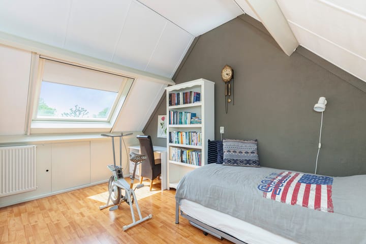 Photo 24 of Ganzerik 9