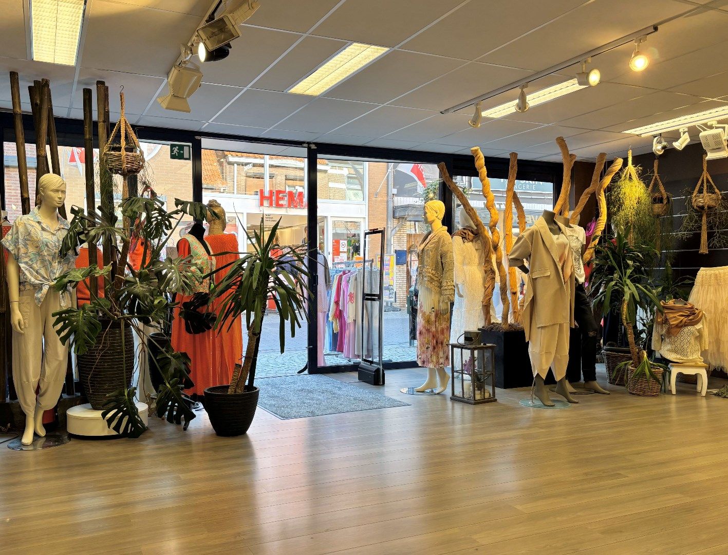 View photo 2 of Nieuwstraat 15