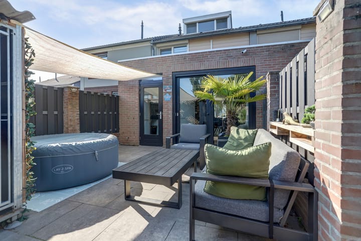 Foto 2 van Eerste Haren 40