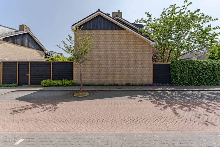 Foto 36 van C. de Vosstraat 7