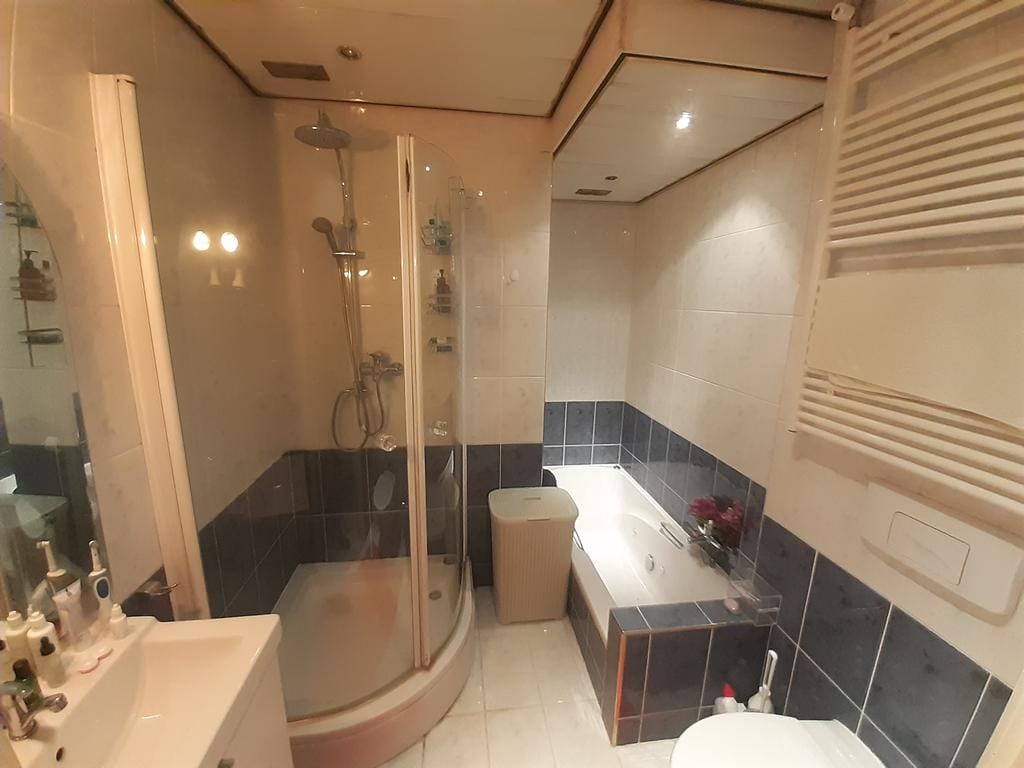 Photo 8 of van Alphenstraat 5