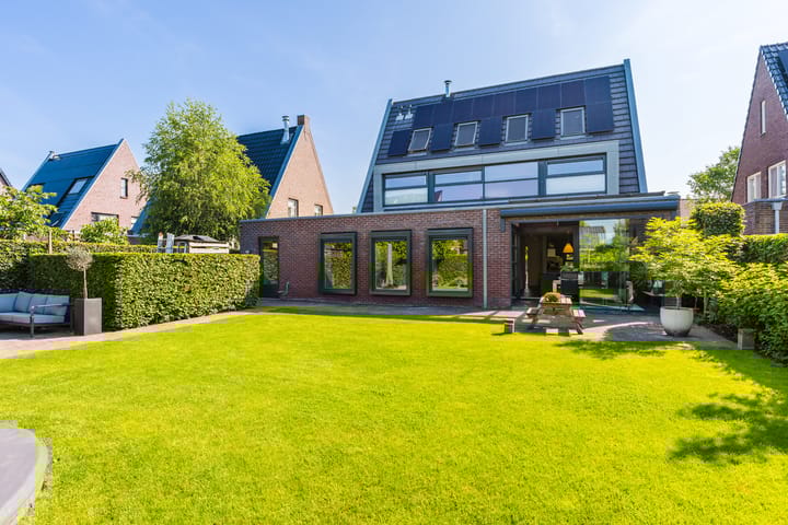 Foto 2 van Nienke van Hichtumweg 36