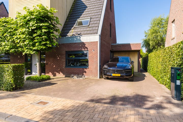 Foto 9 van Nienke van Hichtumweg 36