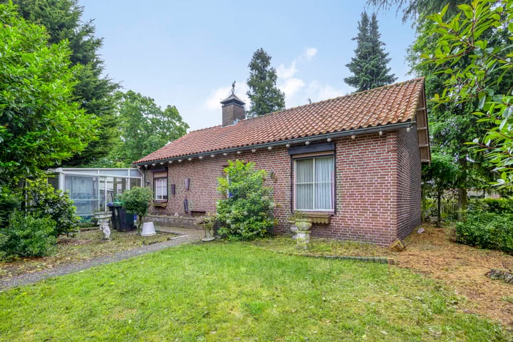 Foto 1 van Pastoor van Houtstraat 6