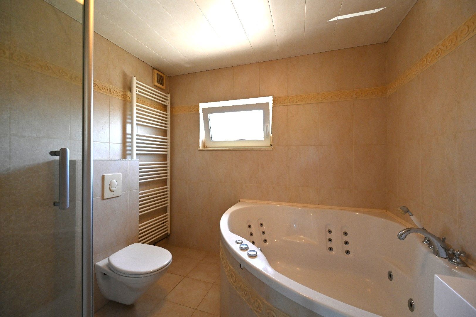 Photo 33 of Wilhelminastraat 137