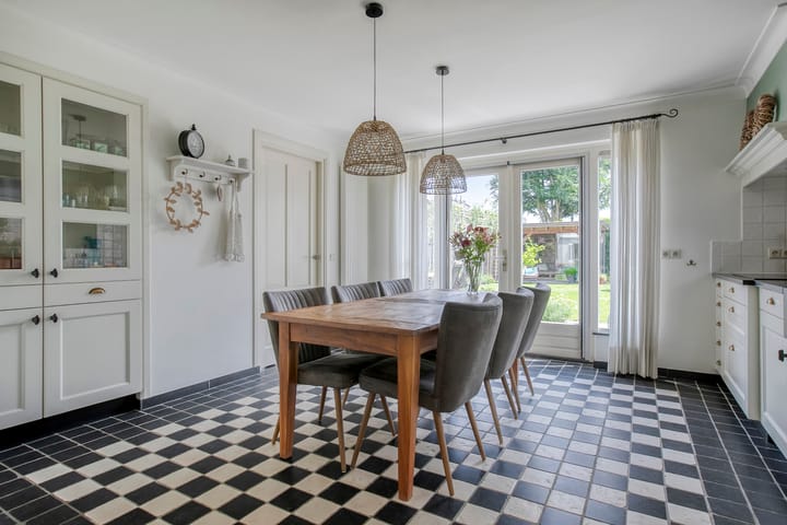 Foto 14 van Monseigneur van Oorschotstraat 21