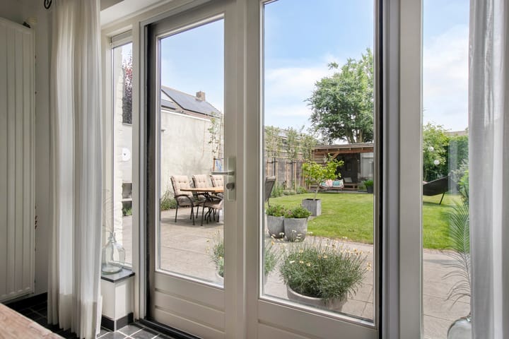 Foto 20 van Monseigneur van Oorschotstraat 21