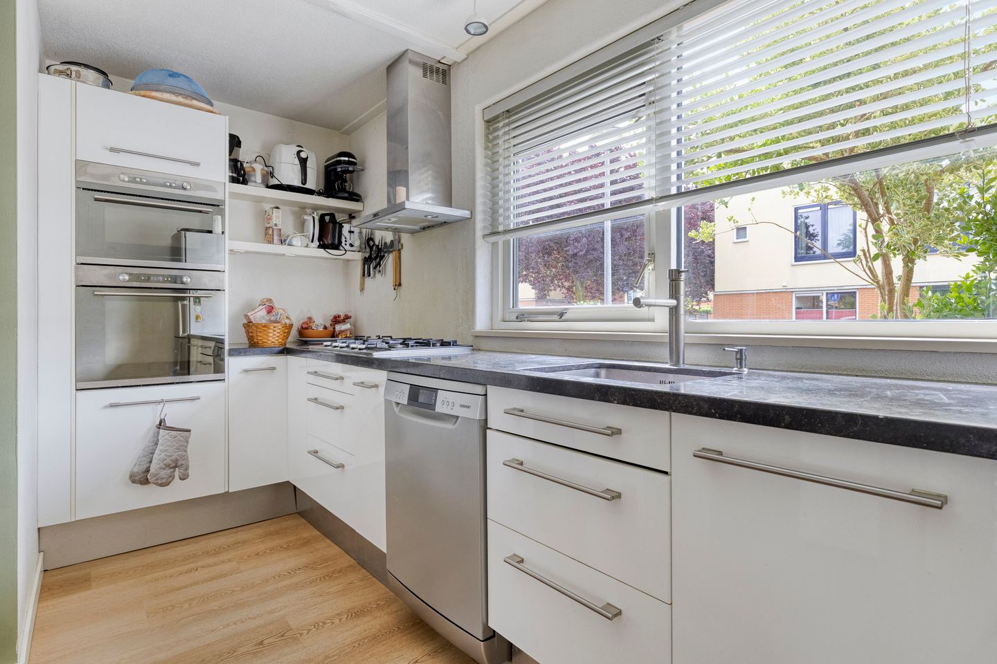 Photo 14 of Jacob van Hattumstraat 31