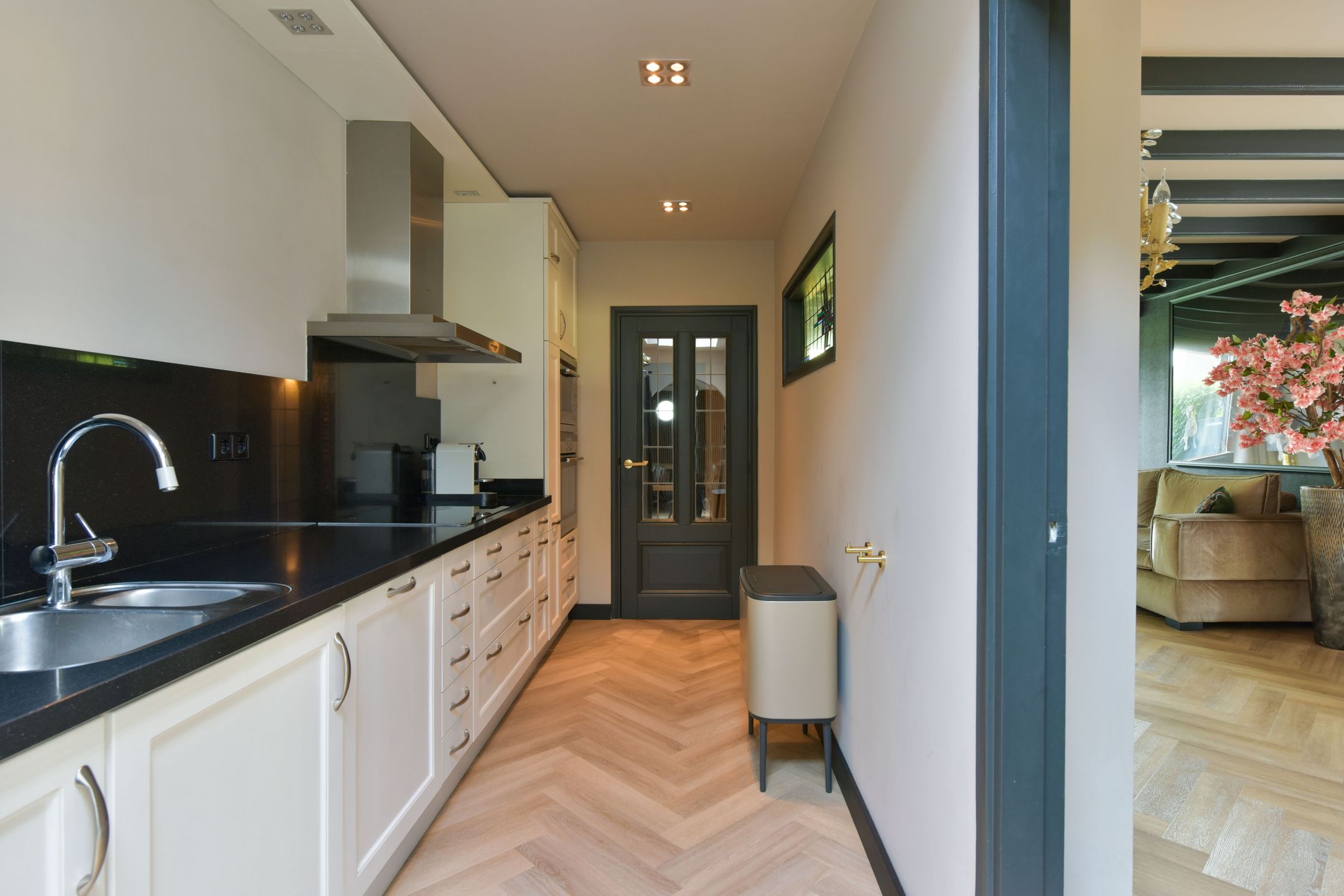 Foto 3 van Hoofdweg 68