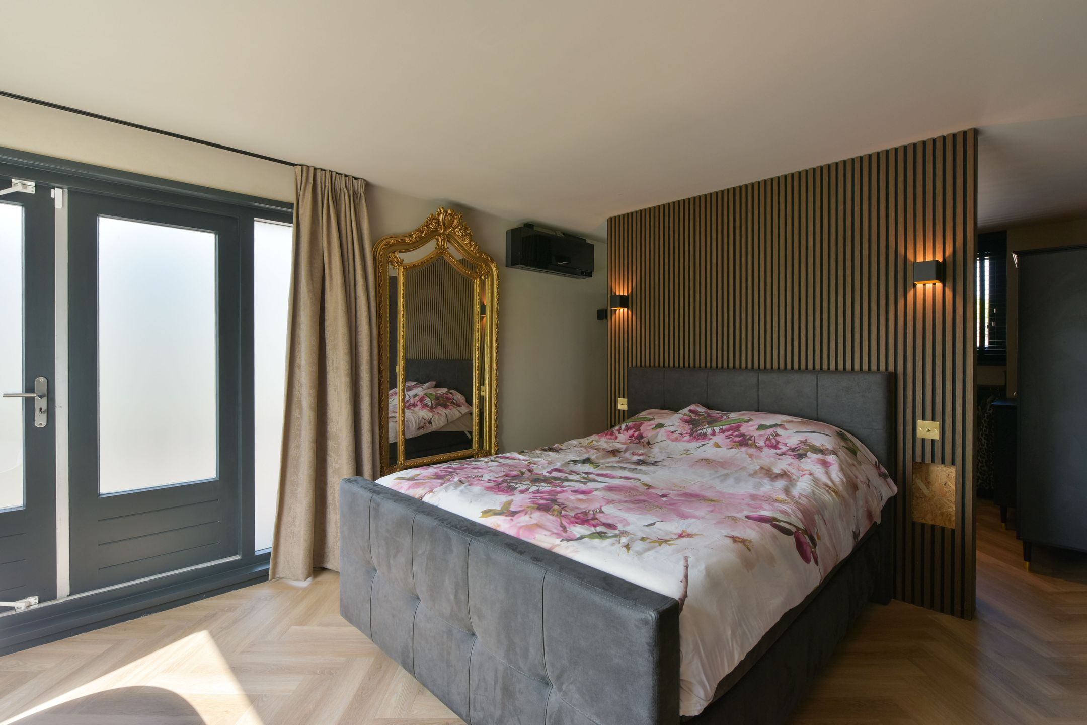 Foto 21 van Hoofdweg 68