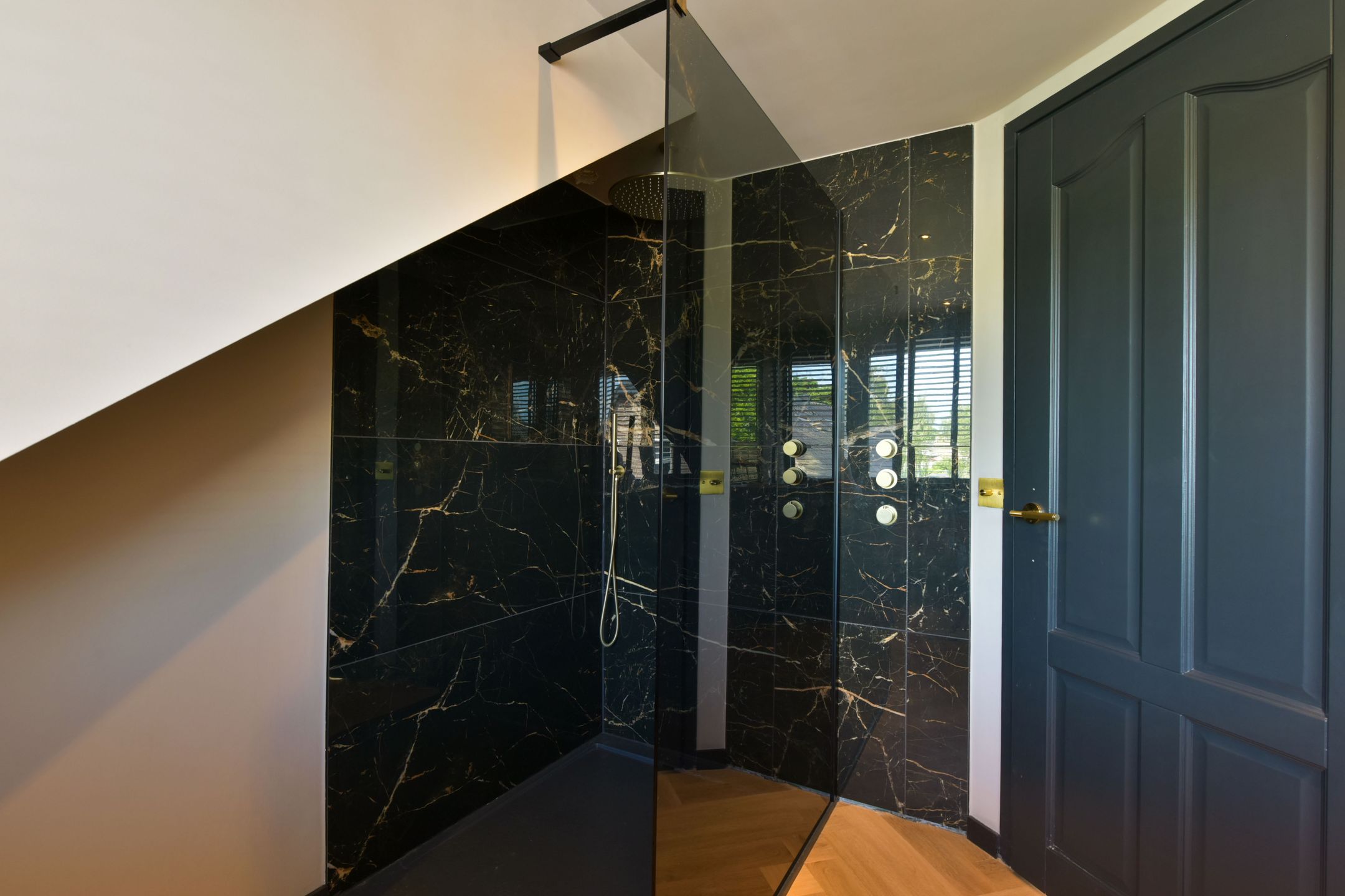 Foto 33 van Hoofdweg 68