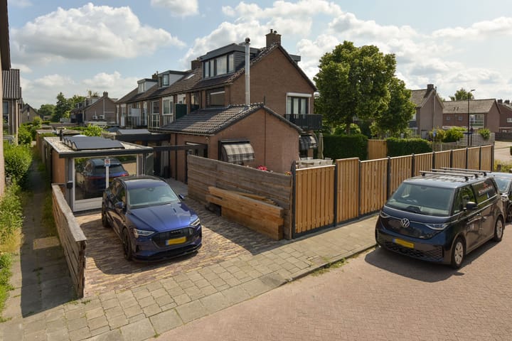 Foto 42 van Hoofdweg 68