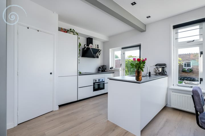 Foto 12 van Oostenrijksestraat 16