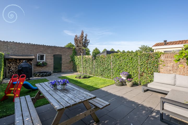 Foto 25 van Oostenrijksestraat 16