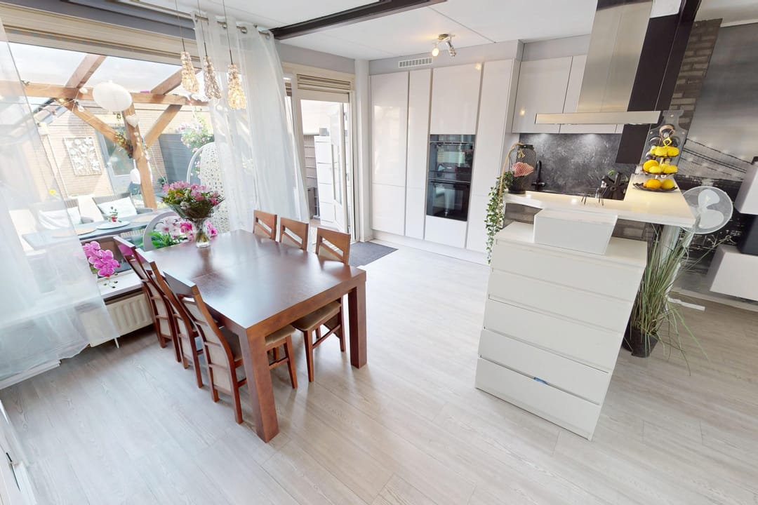 Foto 23 van Duiker 50