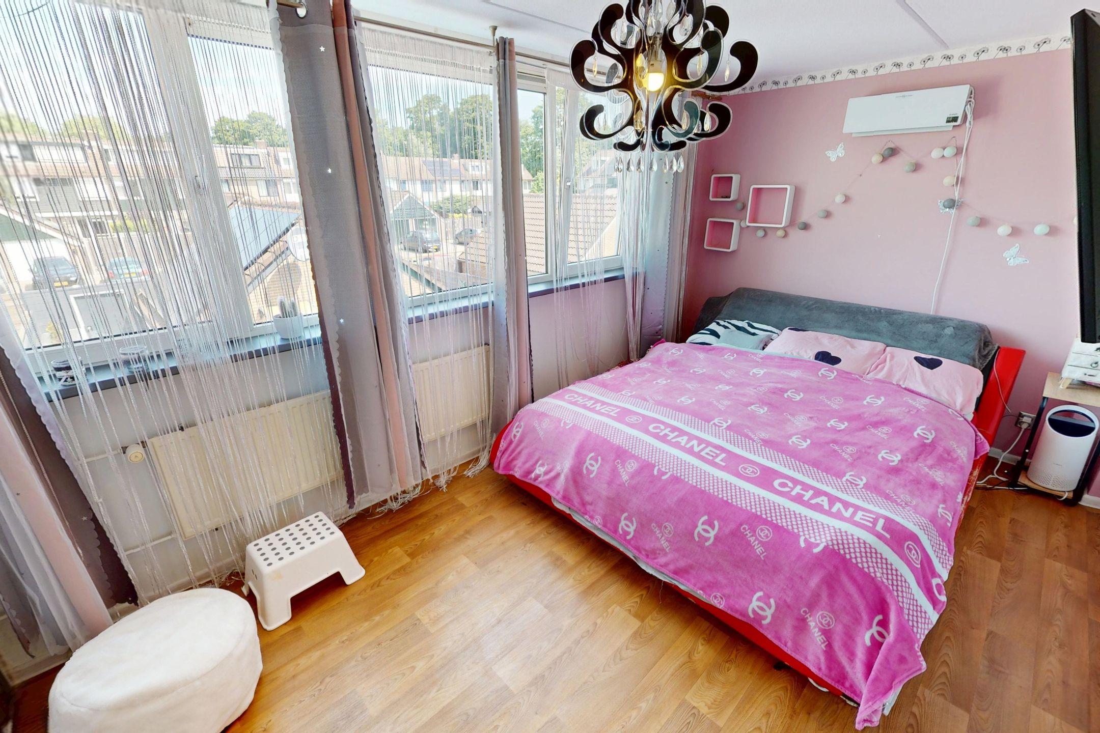 Foto 42 van Duiker 50