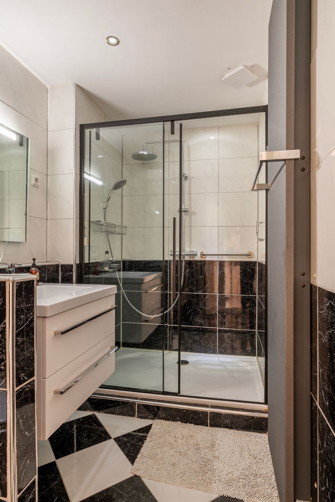 Foto 28 van van Riebeeckstraat 65