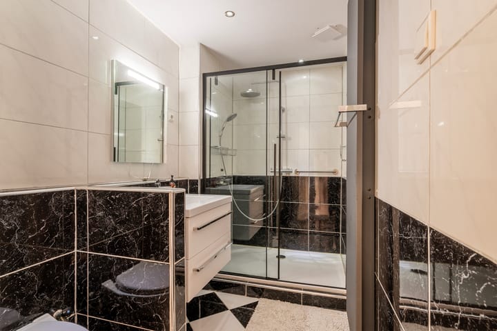 Photo 26 of van Riebeeckstraat 65