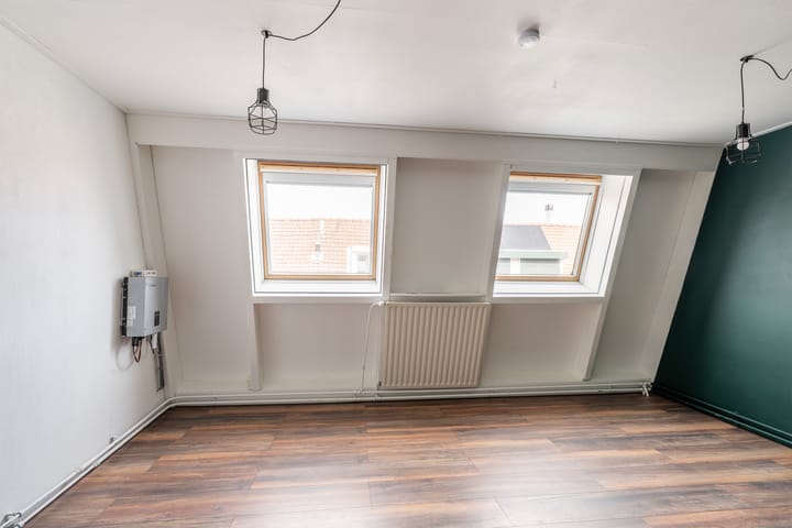 Photo 31 of van Riebeeckstraat 65