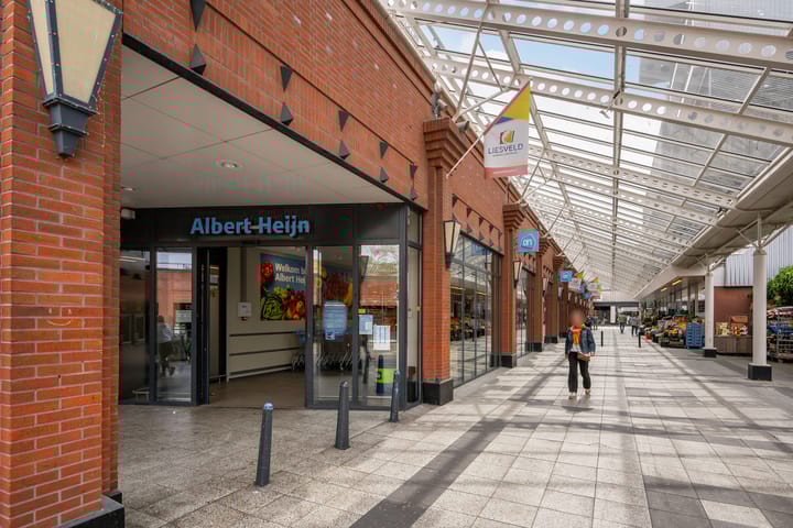 Photo 39 of van Riebeeckstraat 65