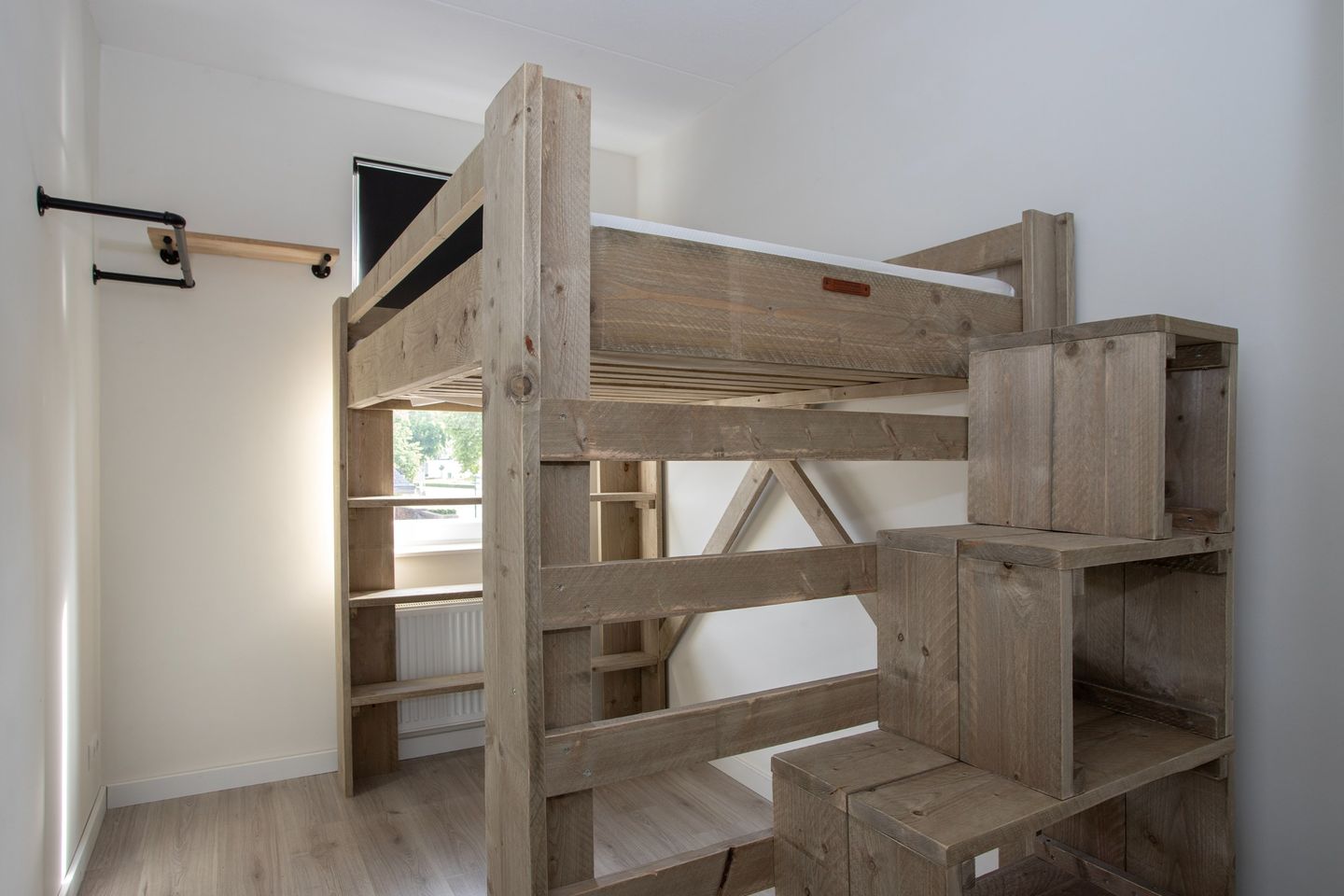 Foto 14 van Burgemeester Houbenplein 4