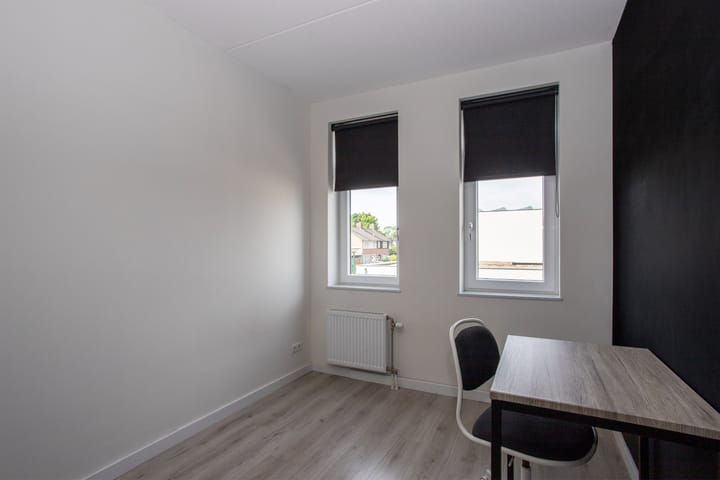 Photo 15 of Burgemeester Houbenplein 4