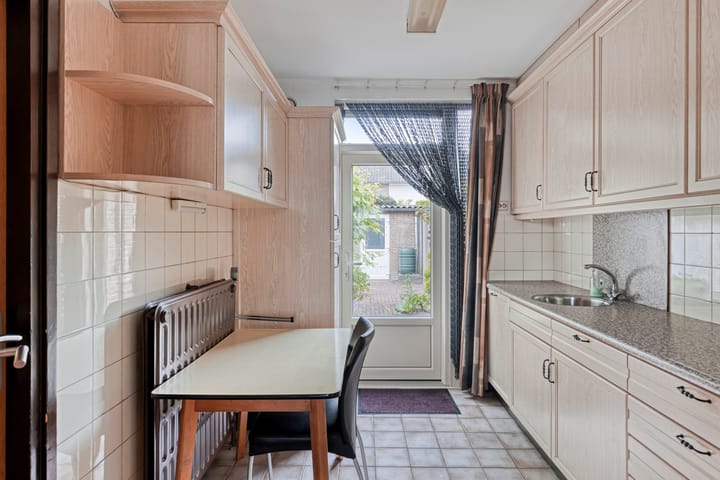 Foto 15 van Rudolf van Baarlestraat 18