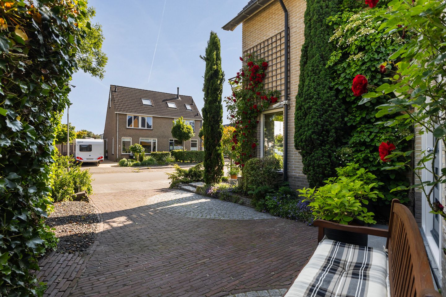 Foto 10 van Idzerdastins 75