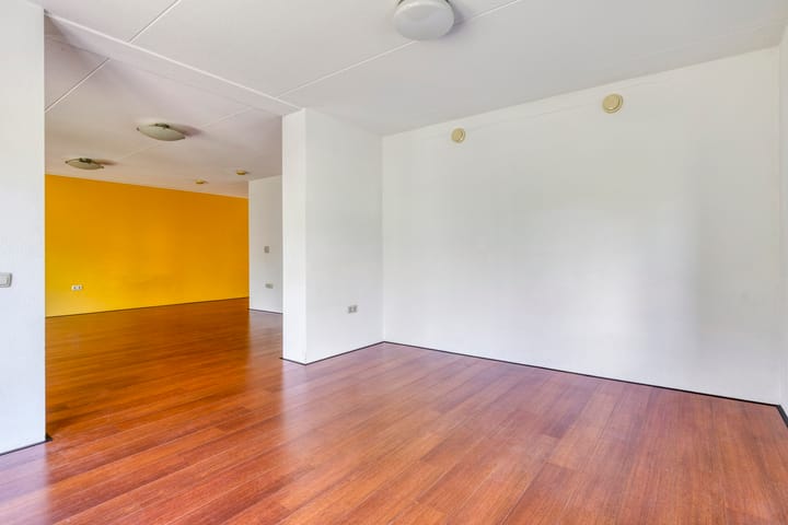 Photo 11 of Meezenbroekstraat 47