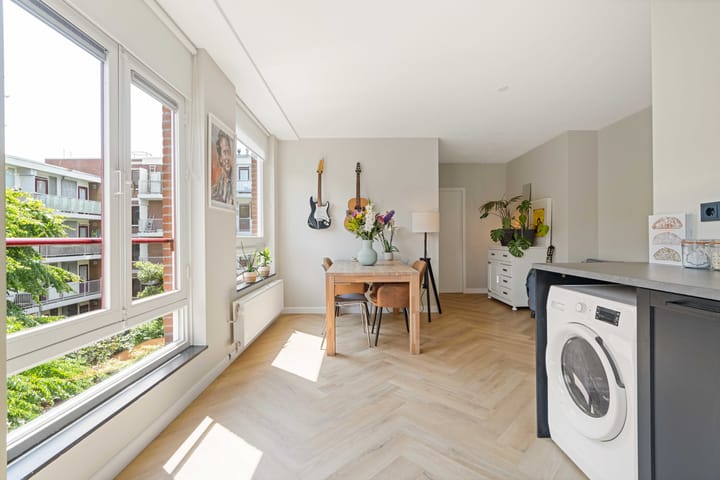 Photo 14 of Minahassastraat 14-C